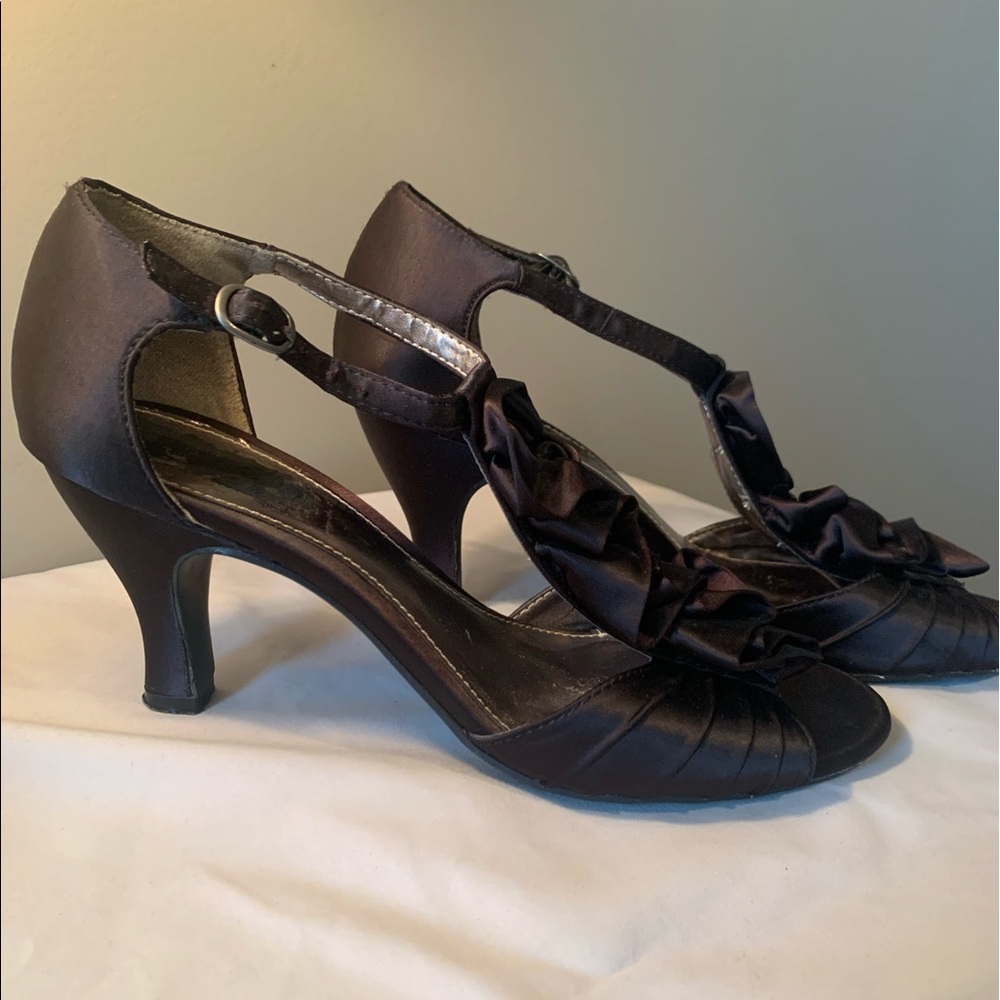 Black ruffle strap heels